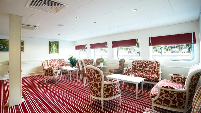 Салон отдыха на главной палубе