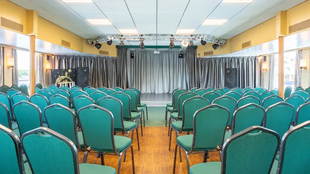 Конференц-зал