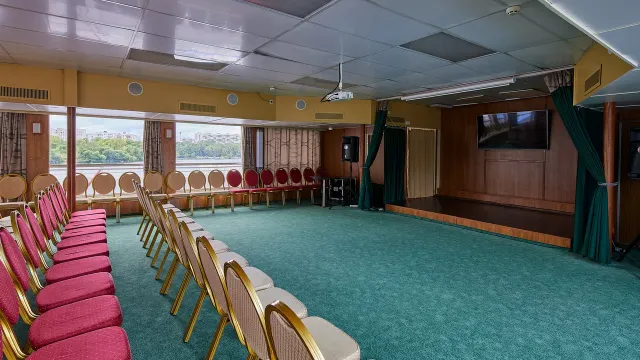 Конференц-зал