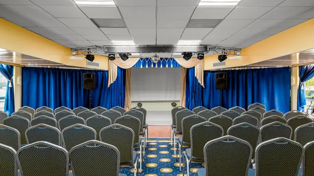 Конференц-зал