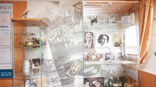 Экспозиция музея Булгакова