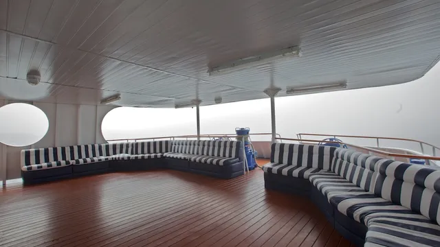 Зона отдыха на главной палубе