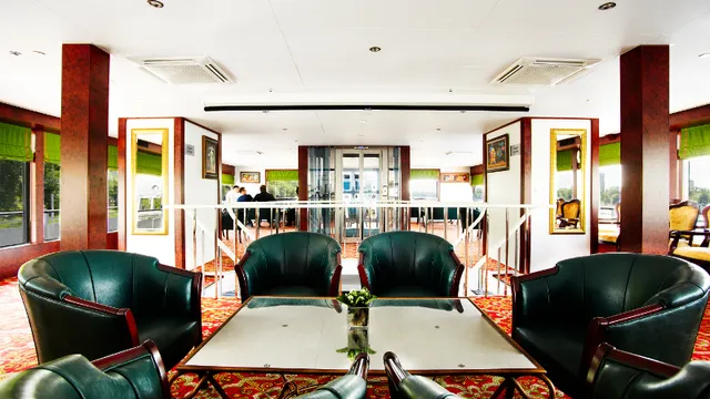 Бар на солнечной палубе