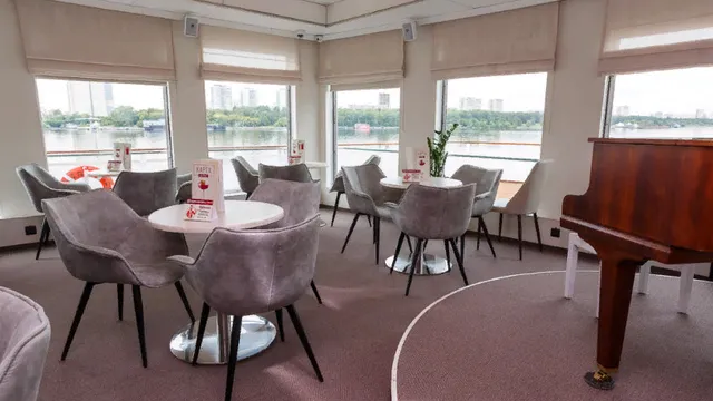 Музыкальный салон