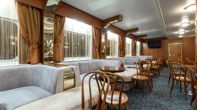 Бар на шлюпочной палубе