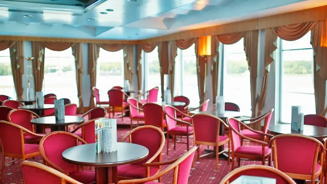 Панорама-бар на шлюпочной палубе