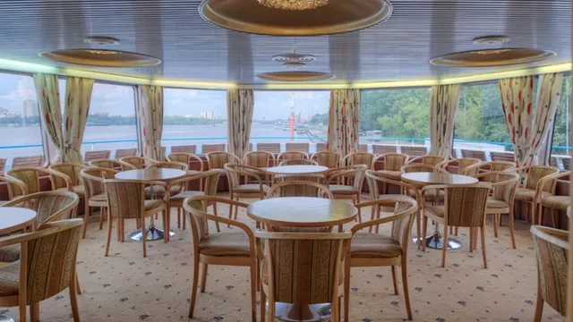 Музыкальный салон на шлюпочной палубе