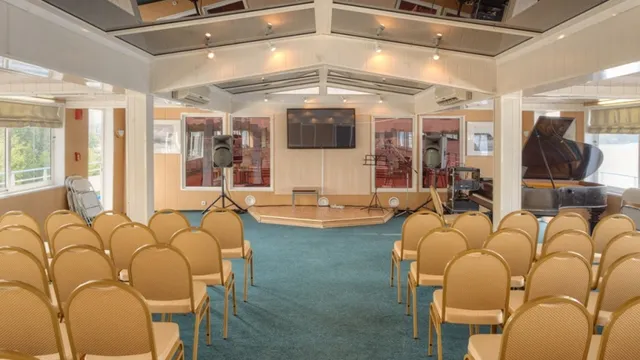 Конференц-зал