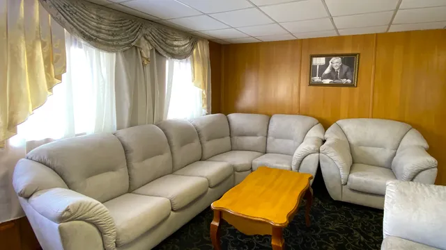 Зона отдыха на средней палубе Теплохода Юрий Никулин
