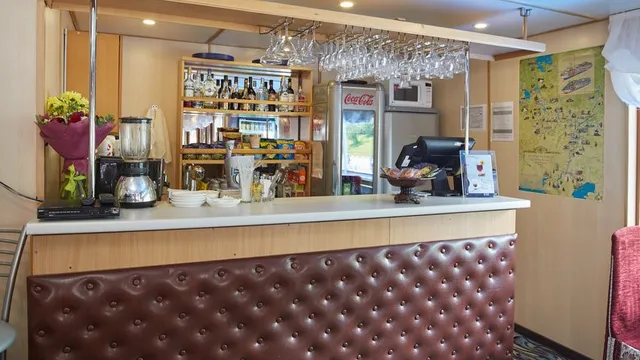 Ресторан на средней палубе