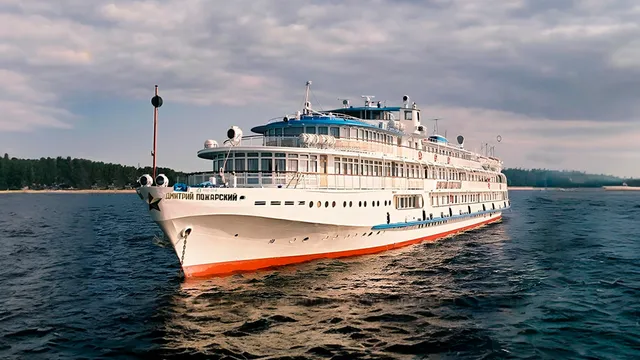 Теплоход Дмитрий Пожарский