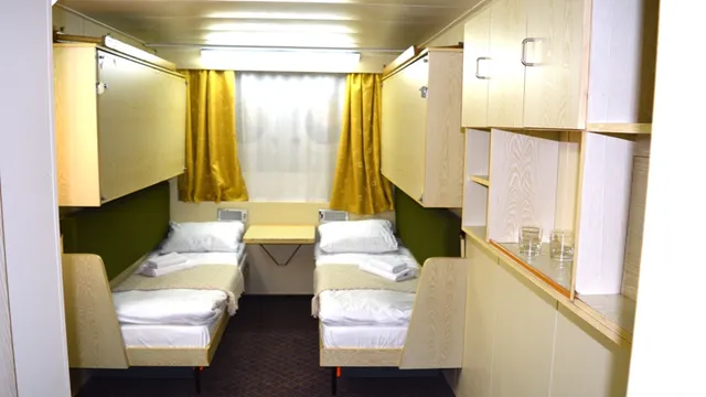 Четырёхместная 2-ярусная каюта