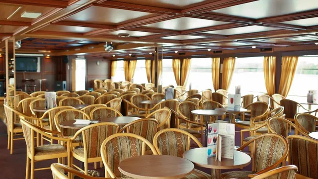 Диско-бар на солнечной палубе