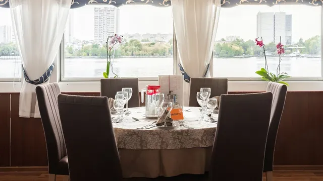 Бар-ресторан Нева