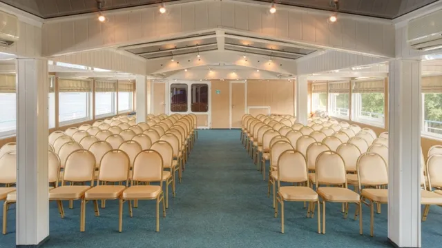 Конференц-зал