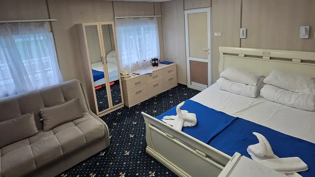 Люкс Теплохода Родная Русь