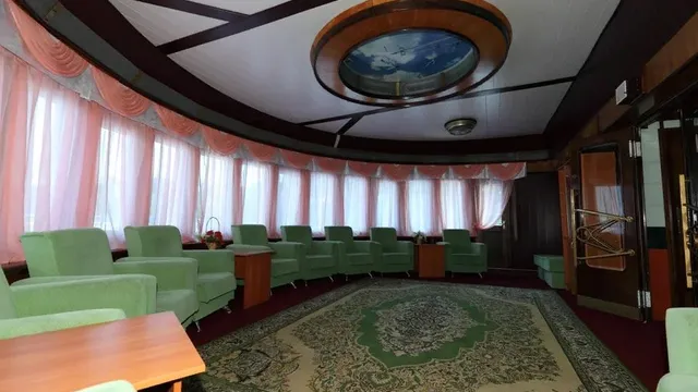 Носовой музыкальный салон