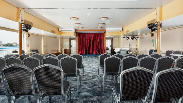 Конференц-зал