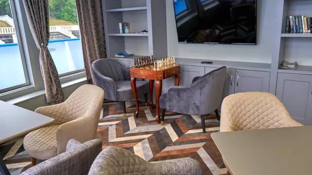 Салон отдыха на средней палубе