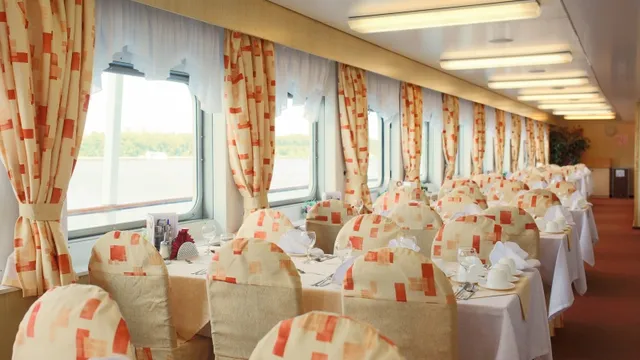 Ресторан Волга на средней палубе