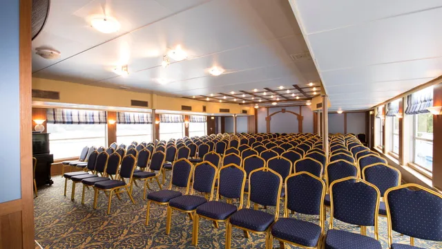 Конференц-зал