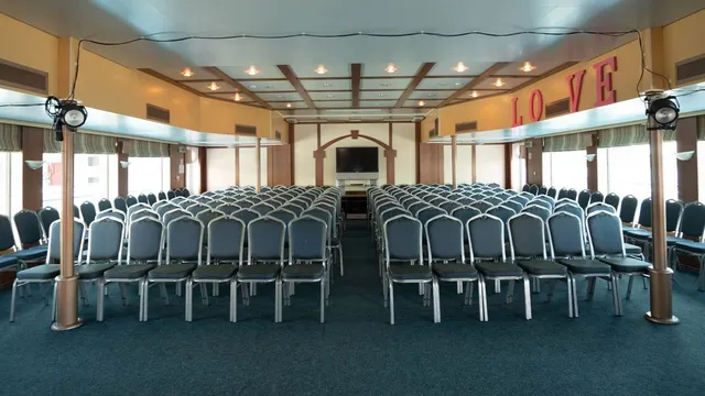 Конференц-зал