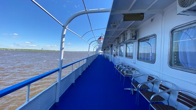 Средняя прогулочная палуба Теплохода Борис Полевой