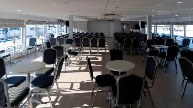 Конференц-зал/Бар Ладога