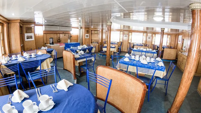 Ресторан на главной палубе