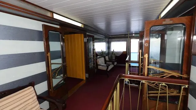 Носовой пролет средней палубы